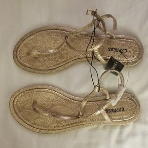 NWT Express Gold T-strap Sandal Sz 10